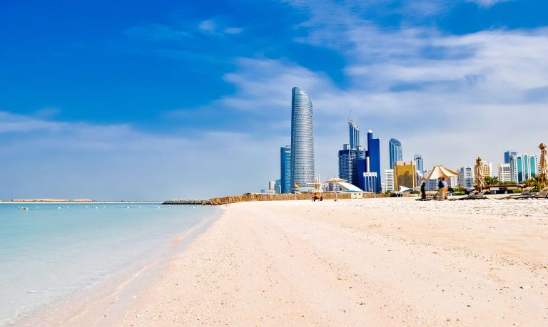Places to Visit in Abu Dhabi, Corniche Beach,
