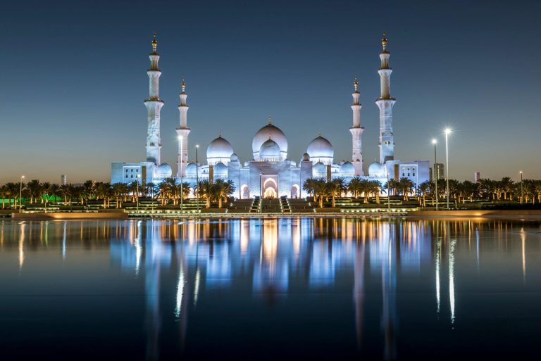 Sheikh Zayed Grand Mosque, places to visit in abu dhabi,